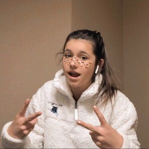 Meet your Posher, Paige